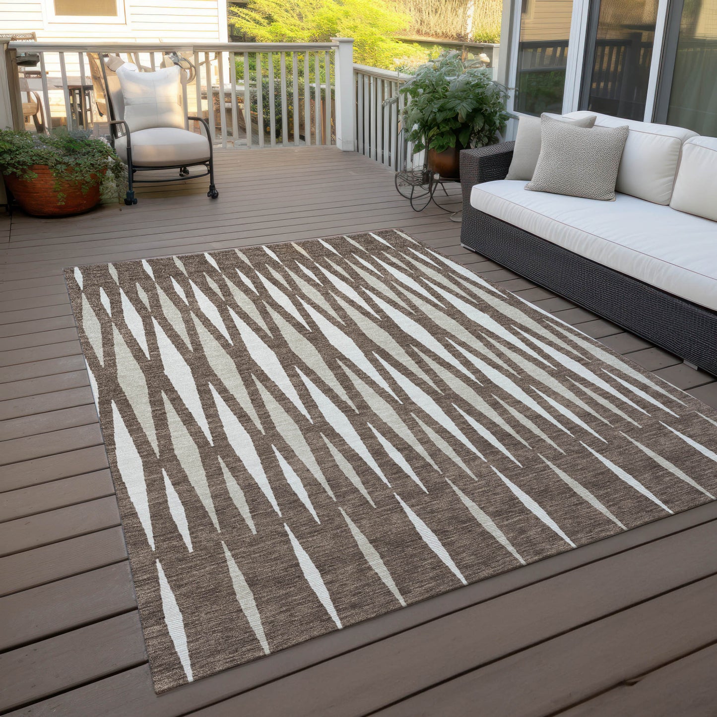 5' X 8' Brown And Ivory Geometric Washable Indoor Outdoor Area Rug-7