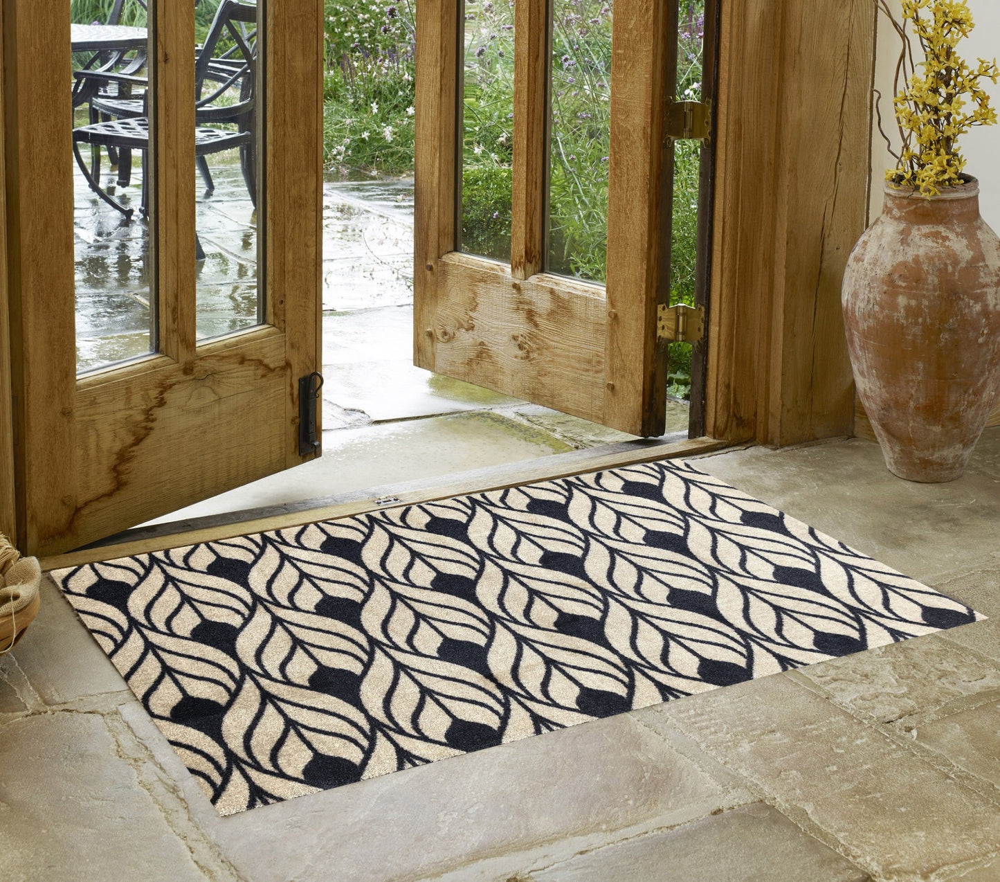 2' X 3' Graphite and Tan Abstract Leaves Washable Floor Mat-5