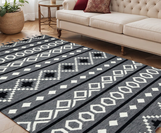 5' X 8' Gray White And Black Wool Tribal Flatweave Handmade Area Rug With Fringe-0