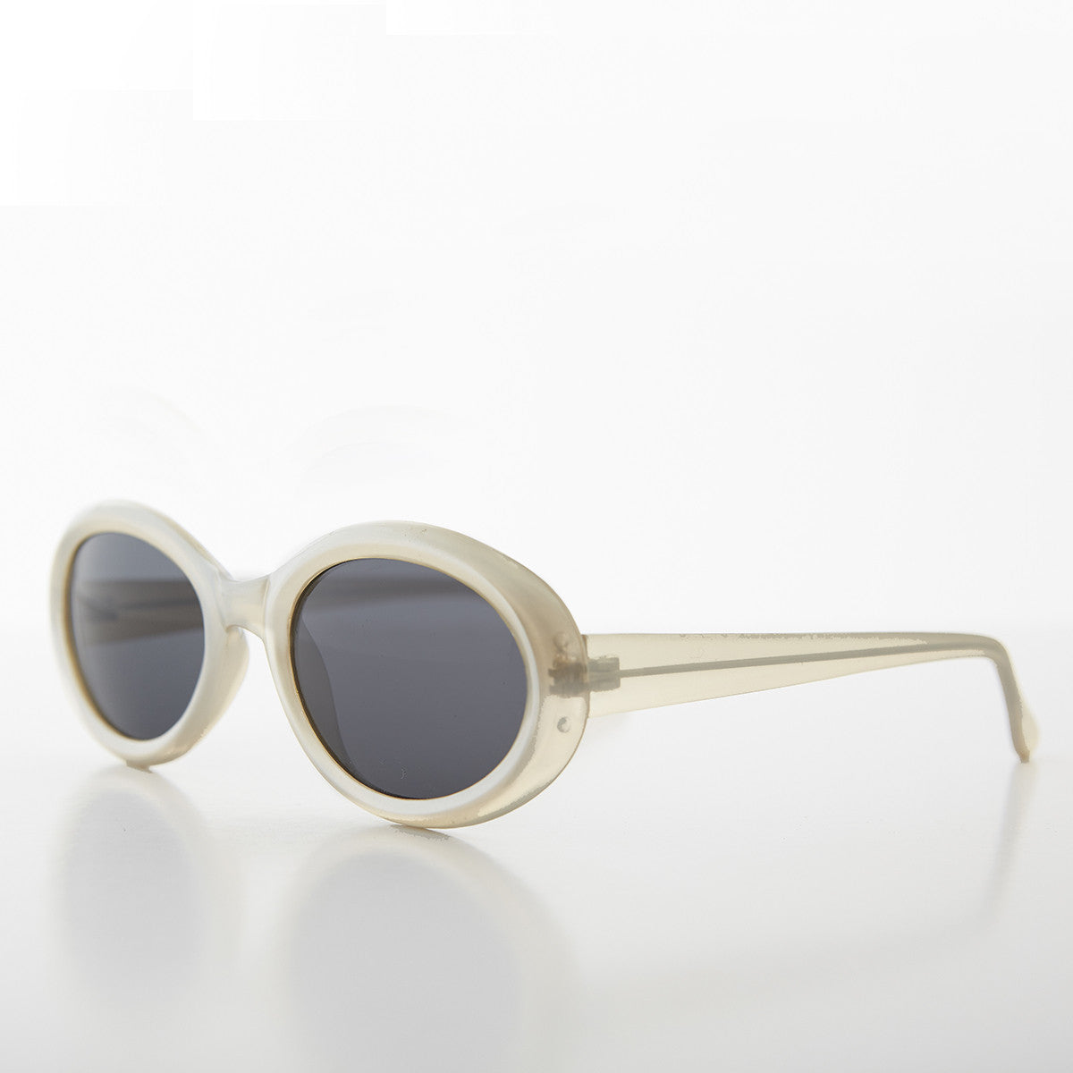 Oval Grunge Vintage Sunglass - Macie