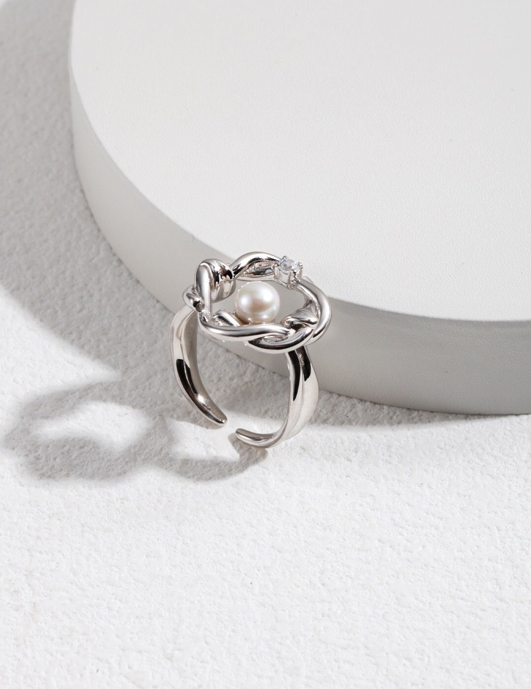 Twist Floral Pearl Open Ring-3