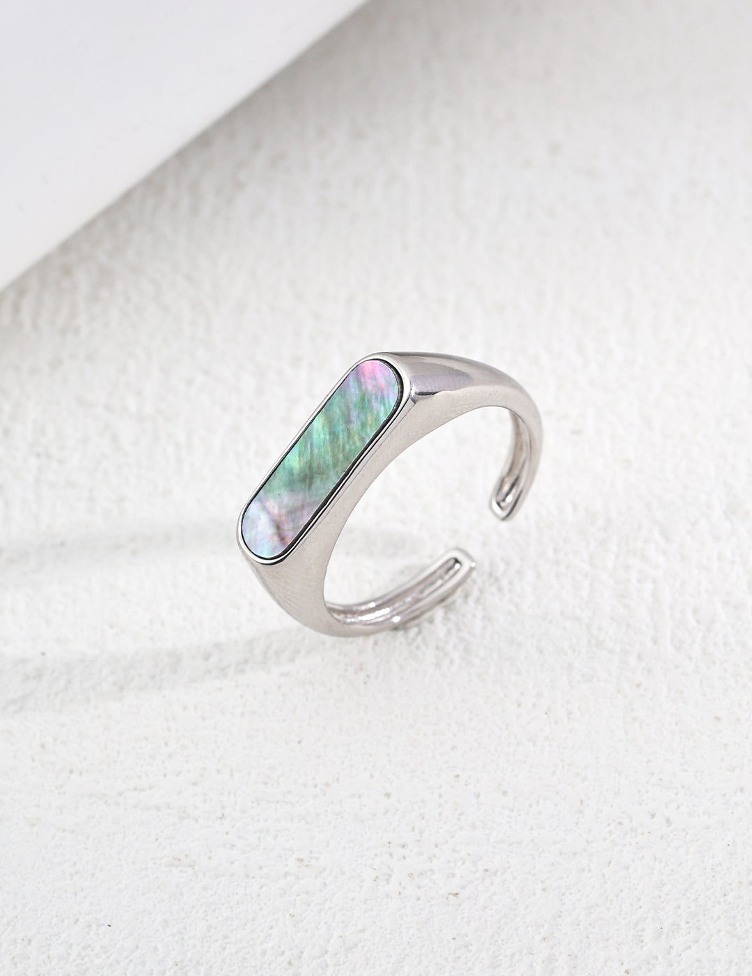 Minimalist Black Shell Open Ring-3