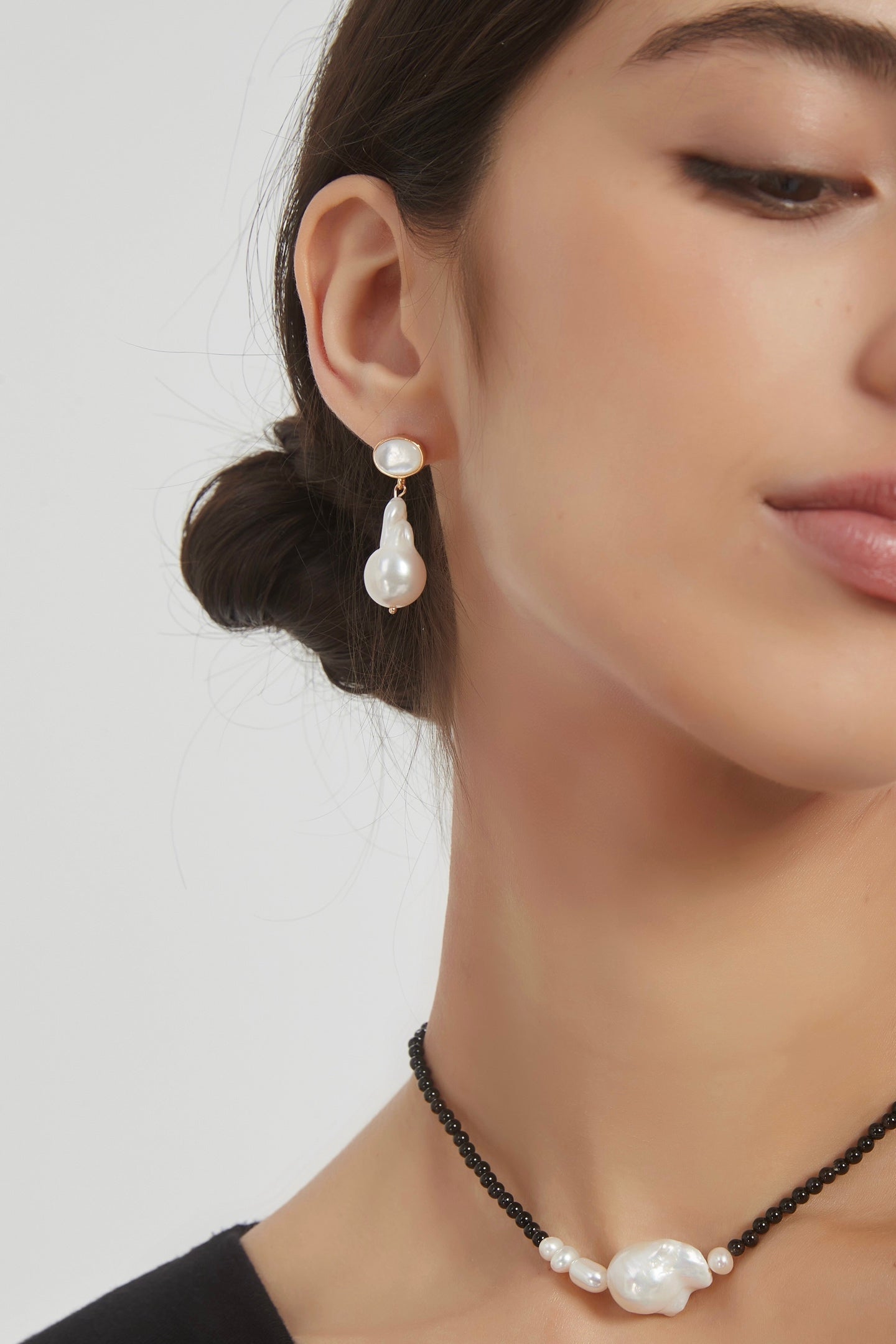 Classic Natural Pearl Shell Earrings-4