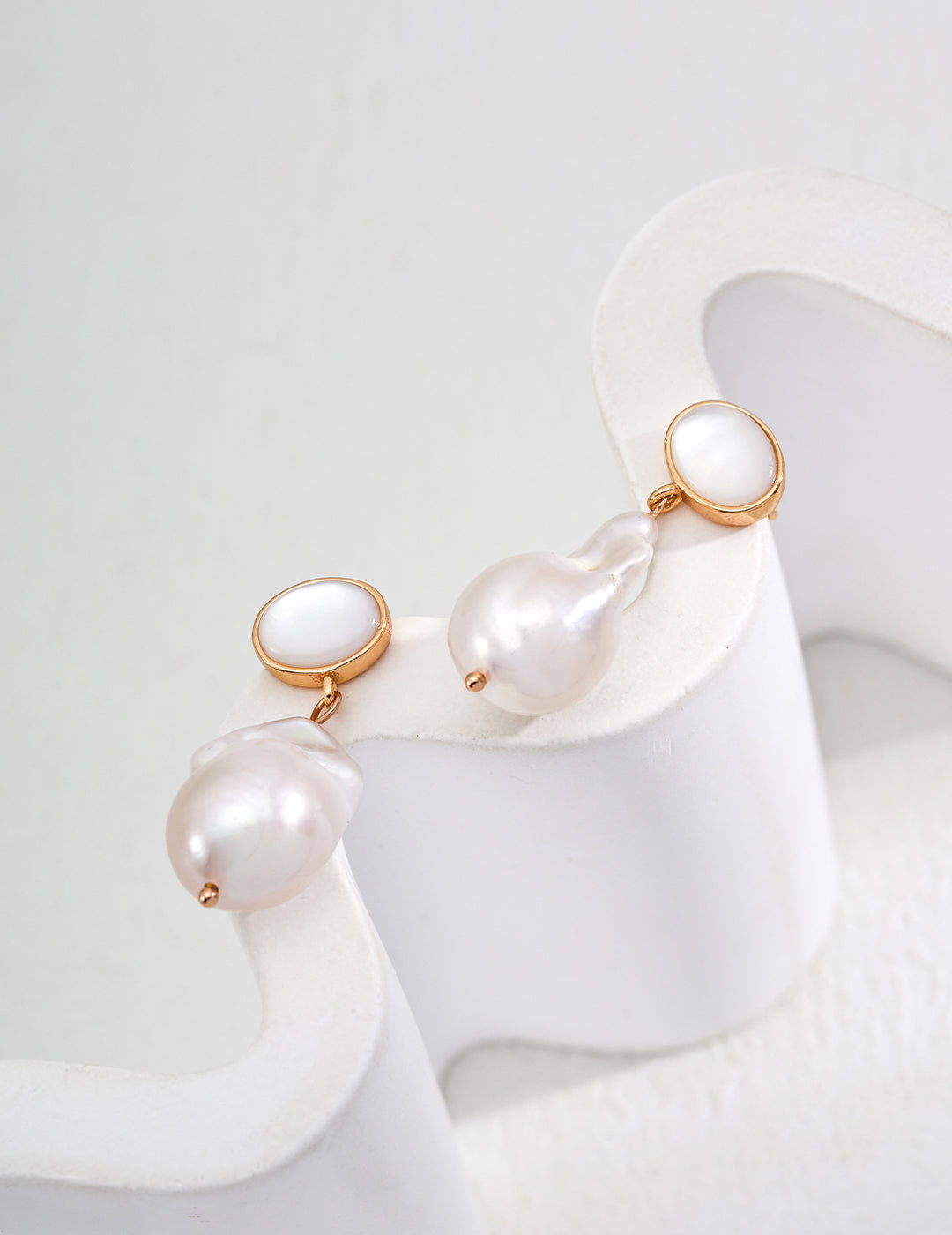 Classic Natural Pearl Shell Earrings-1