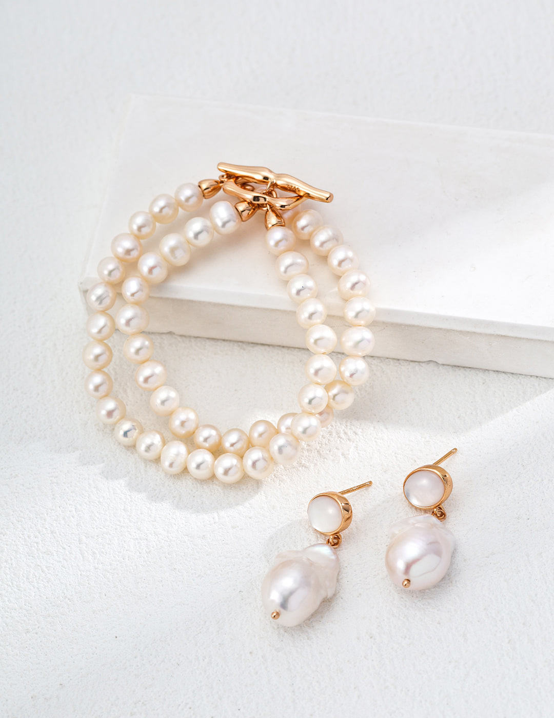 Classic Natural Pearl Shell Earrings-3